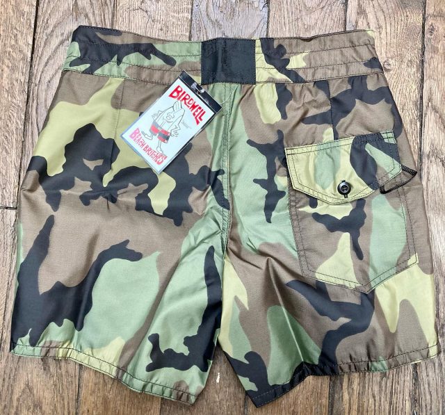 Birdwell is back!! Nouvelle couleur ✨camo✨ 
Dispo: navy, black, red, fédéral blue, camo 

#birdwellbeachbritches #original #boardshort #surf #madeinusa #paris #chattanoogasurfskate